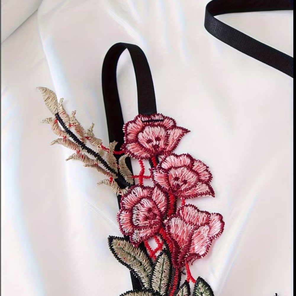 Embroidered Floral Bra Set - Black and Red - Picture 3 of 4